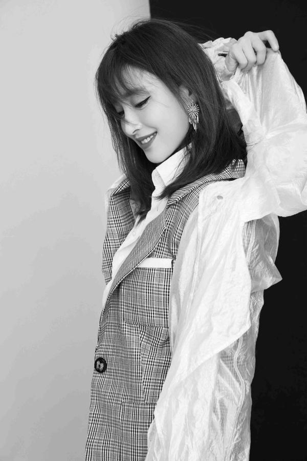 甘婷婷曝光生日大片&nbsp;酷girl玩转英伦风时尚