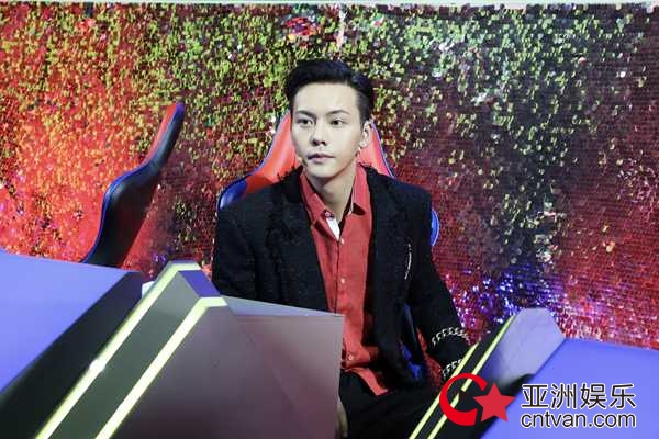 陈伟霆助梦《直通春晚》 点燃梦想展望新年