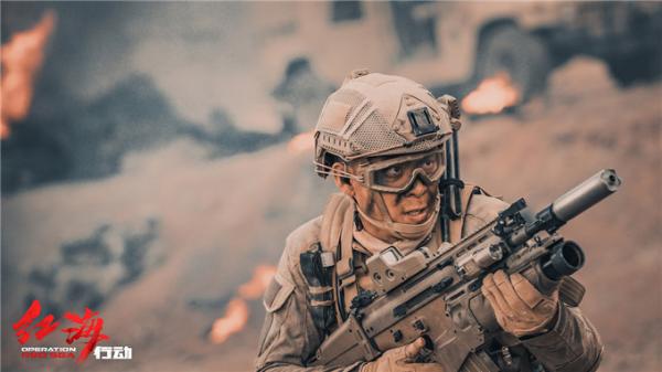 《红海行动》大年初一燃情上映 中国海军接你回家