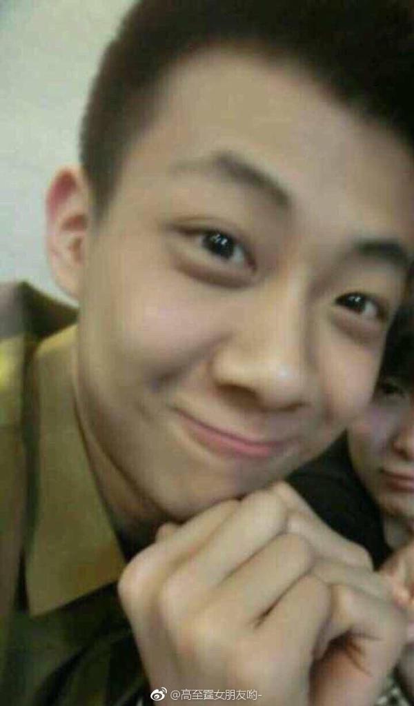 高至霆曝学生照撞脸韩国男团 实力反差萌惊呆网友