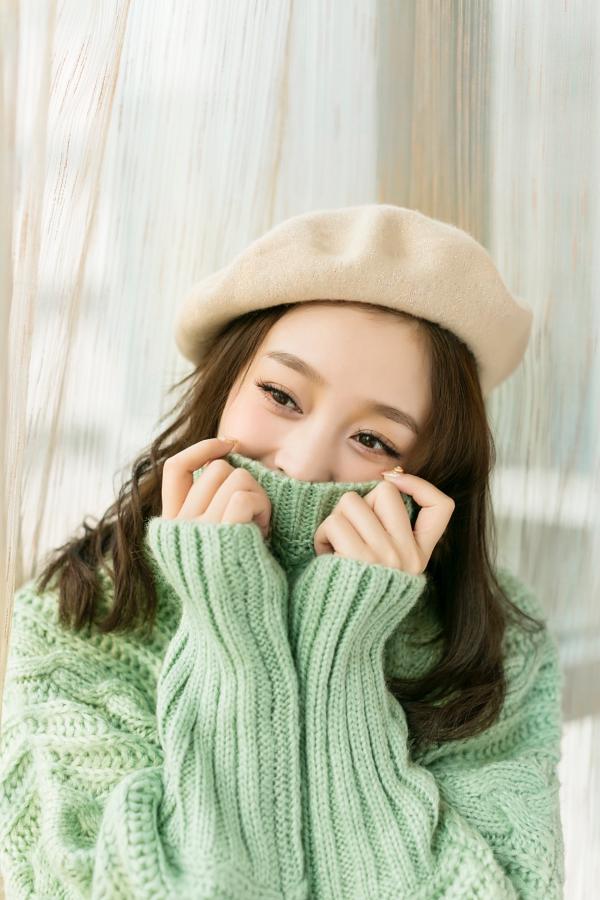 何花曝冬日写真 笑容明媚少女感十足