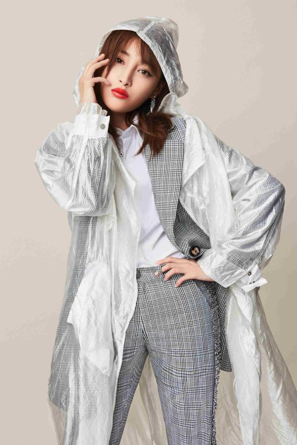 甘婷婷曝光生日大片&nbsp;酷girl玩转英伦风时尚