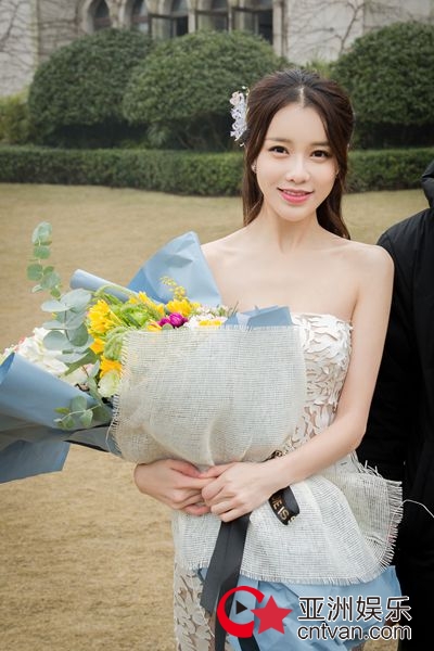 黄一琳《动物管理局》杀青 受邀出席时装周引期待