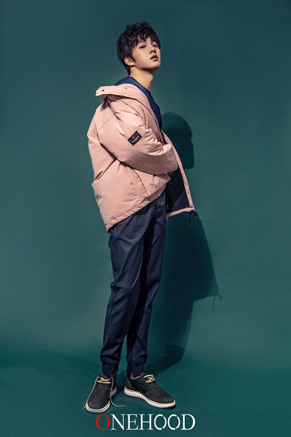 黄圣池最新大片酷炫迷幻 眼眸深邃释放不羁真我