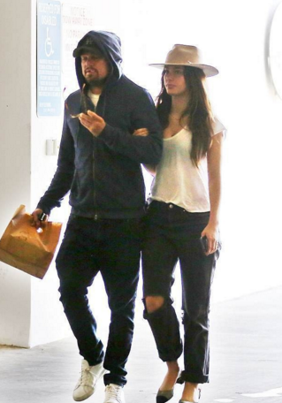 小李子新恋情曝光 新女友这长相还真是......