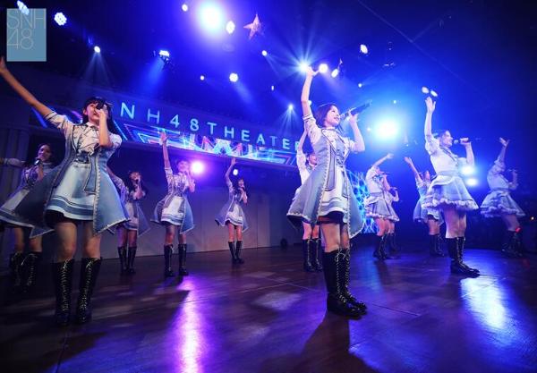 SNH48 TEAM FT 迎出道首演 梦想旗帜初飘展