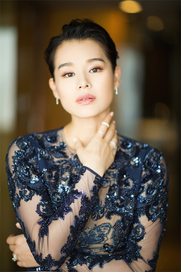 胡杏儿产后首次公开复出惊艳亮相 获影响力剧星