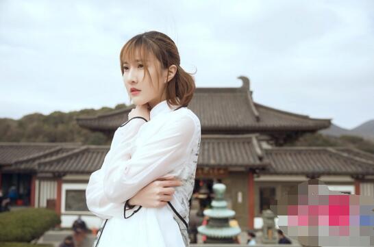 范雨彤写真图片欣赏 范雨彤背后的纹身洗了吗