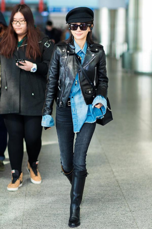 “行走的种草机”王子文现身机场 独特潮酷感亲身示范经典机车风