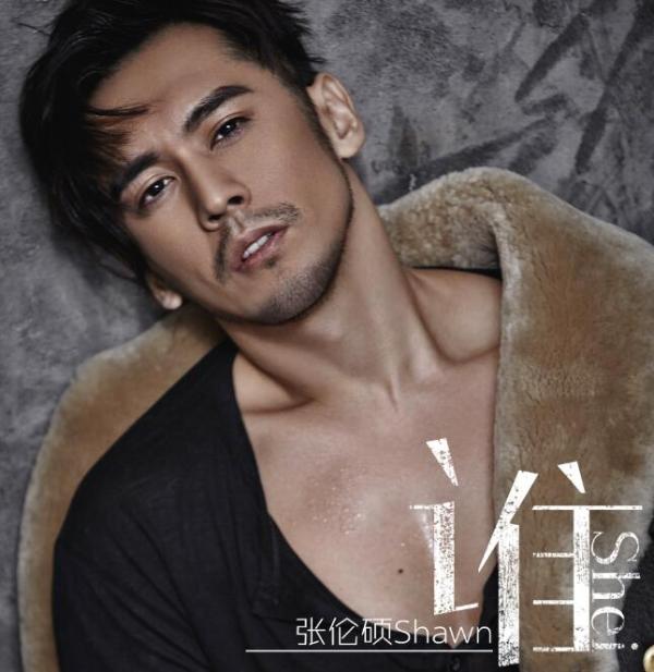 张伦硕最新单曲《谁》正式上线 黑白MV感性刻画孤独内心