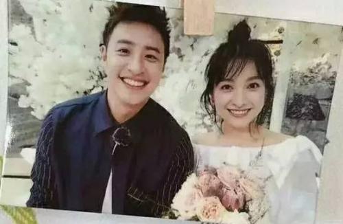 潘玮柏获吴昕支持 潘玮柏牵手吴昕谈恋爱是真的吗？ 潘玮柏的歌有哪些？