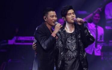 周杰伦刘德华合唱 世纪大同框太吸睛！