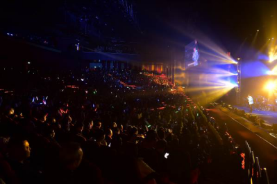 「情歌王子」张信哲现身「澳門百老匯」献唱动人情歌