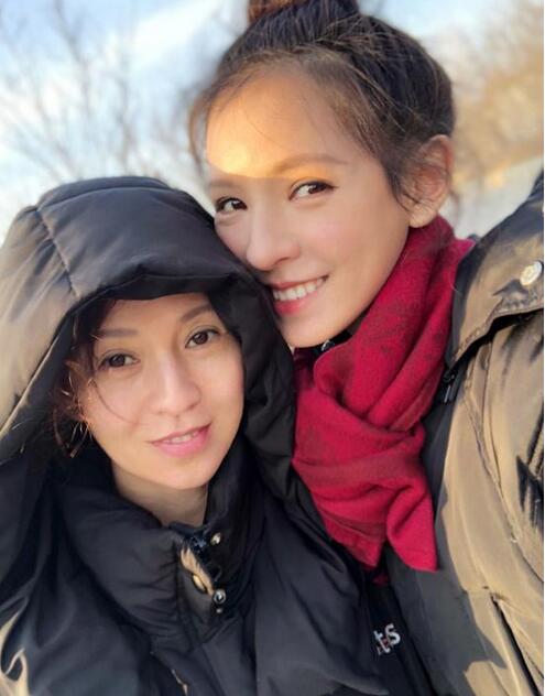 基因强大！张予曦晒父母合照一家三口颜值逆天