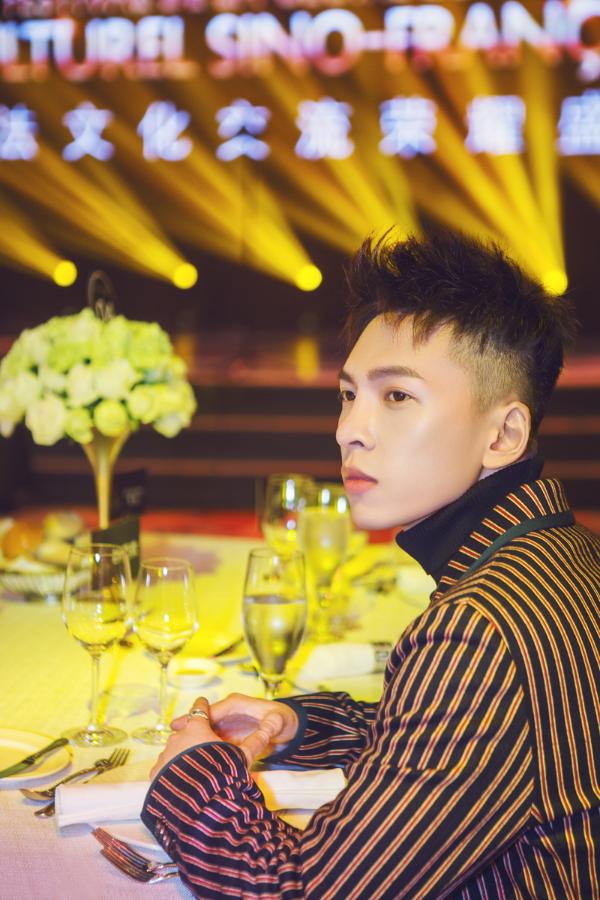 蒋雪鸣出席中法荣耀盛典 获中法文化宣传使者