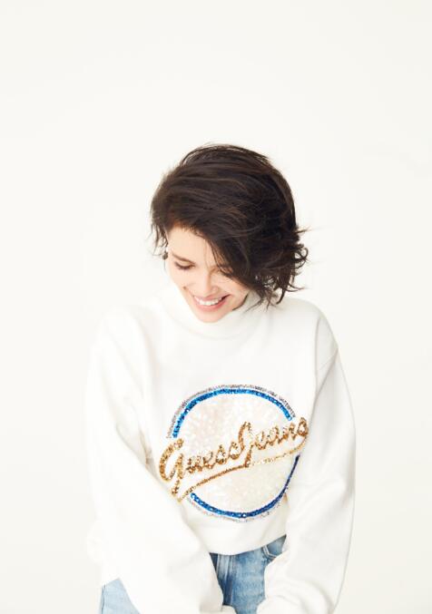 KZ谭定安最新写真大片质感足 多套look格调清新自然