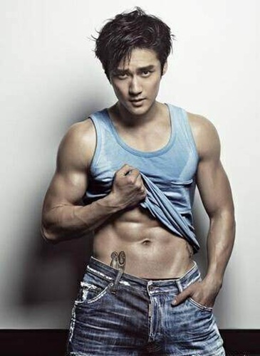 蒋劲夫真实身高是多少？蒋劲夫身材怎么样？