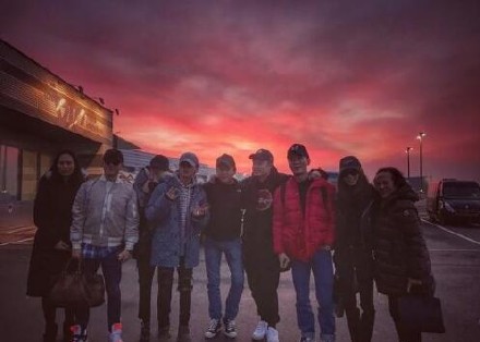 邓超晒跑男合照 网友却喊话迪丽热巴!