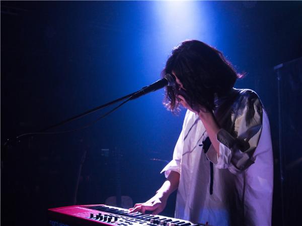 许含光台北圆梦开唱　歌迷爆满抢看“在你离开之前请叫醒我”