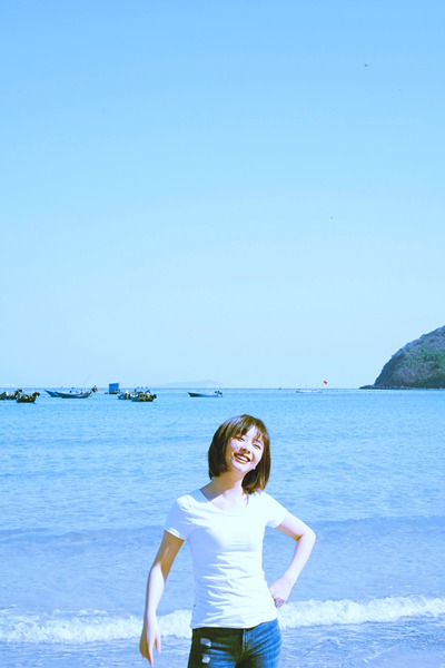 谭松韵晒照放飞自我 网友:偶像包袱离家出走了