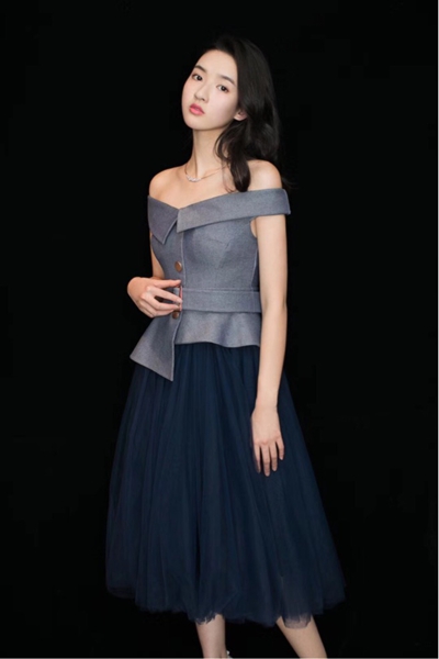 王玉雯亮相《遇见你真好》首映礼 清纯可人获赞初恋脸