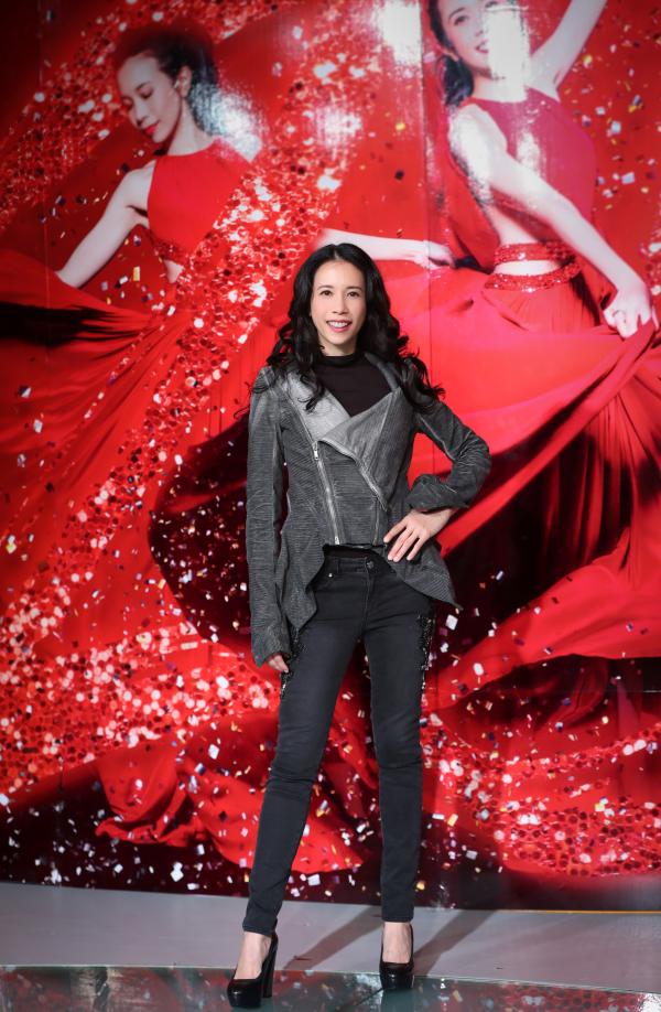 莫文蔚拿出25年”绝招”“绝色莫文蔚”演唱会彩排花絮大曝光