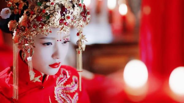 盘点杨幂唐嫣杨紫孙怡的民国新娘装 网友：太美了！