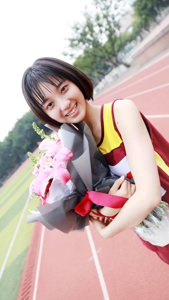 万鹏《人不彪悍枉少年》杀青，“大奔”继续奔向未来