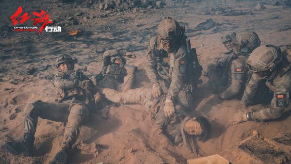 《红海行动》票房破35亿 队长张译大曝幕后趣事