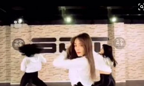 李小璐跳舞热辣十足！ 李小璐整容前后照片曝光