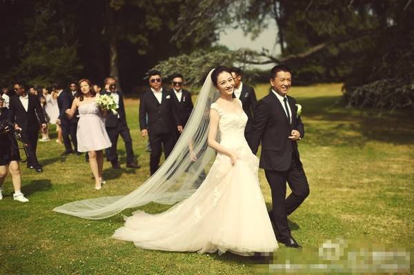 被指演技不行还插足梅婷婚姻?李小冉发长文怒怼网友