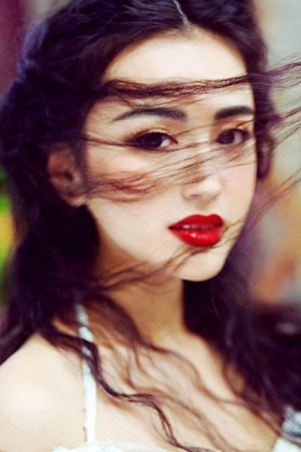 现今皇室后代最美的大唐公主 李艳冰家族史大揭秘