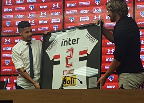 西西尼奥宣布退役 曾因酗酒成瘾被皇马放弃!