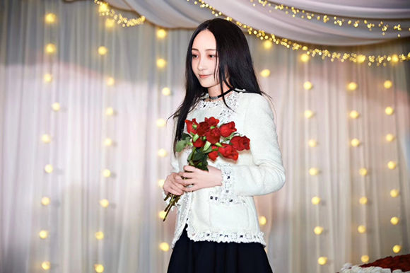 姚笛被成功求婚 闪亮钻戒抢镜！