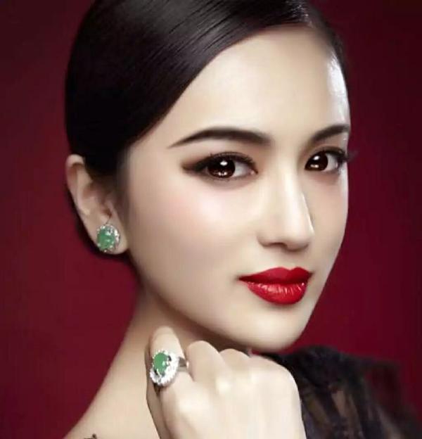 现今皇室后代最美的大唐公主 李艳冰家族史大揭秘