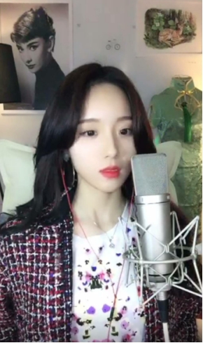 迅雷直播姜允儿荣登公益活动榜首 加班至凌晨网友直呼敬业