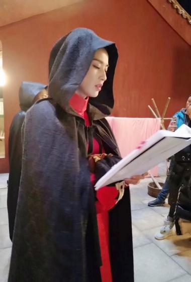杨子黄圣依敬业工作不怕苦,为安迪树立好榜样