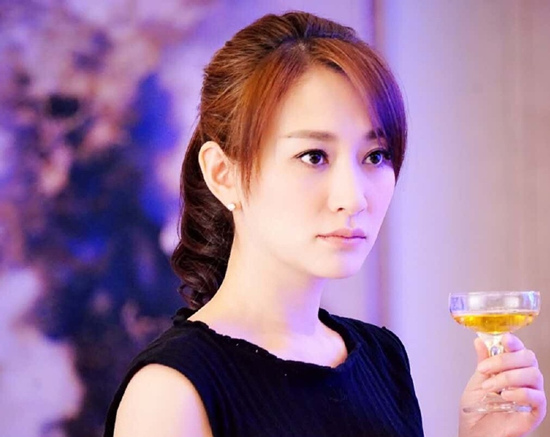 《下一站，别离》曝单人海报李小冉强势回归