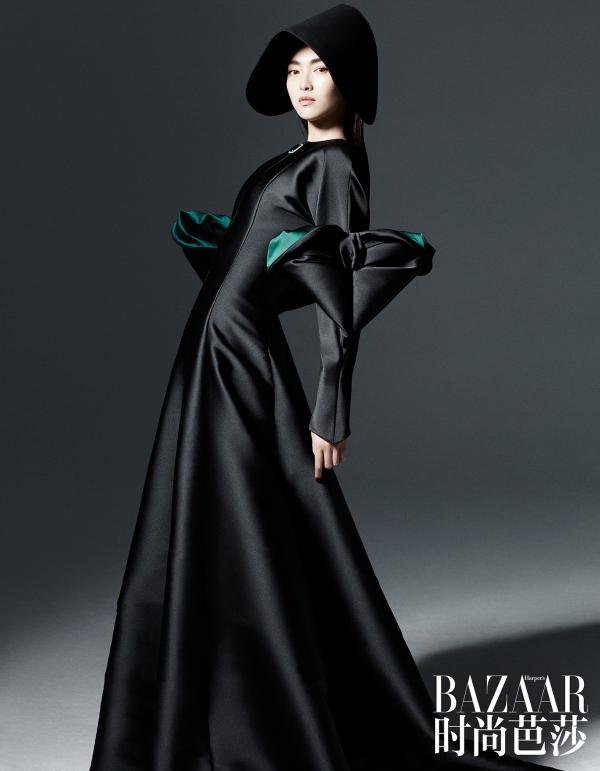 唐嫣最新封面大片曝光暗黑系女王气场全开