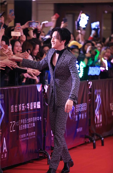 薛之谦《渡》获最佳专辑 “乐坛劳模”加盟唱作真人秀