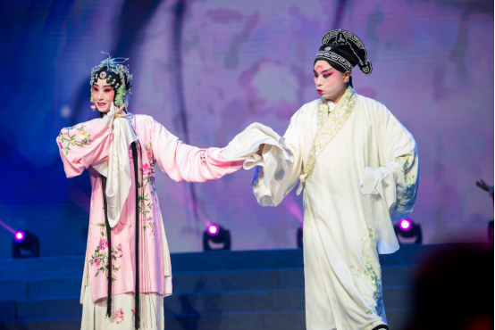 首届中国非遗春晚实现文化与娱乐相互融合