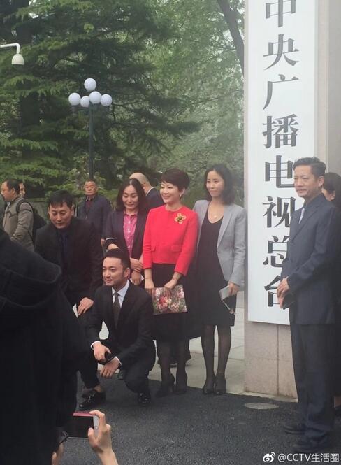 中央广播电视总台正式揭牌 这些人见证了历史性的一刻!