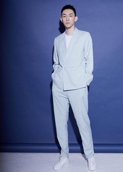 肖大千新戏开机，阳光温暖少年VS孤傲游泳天才