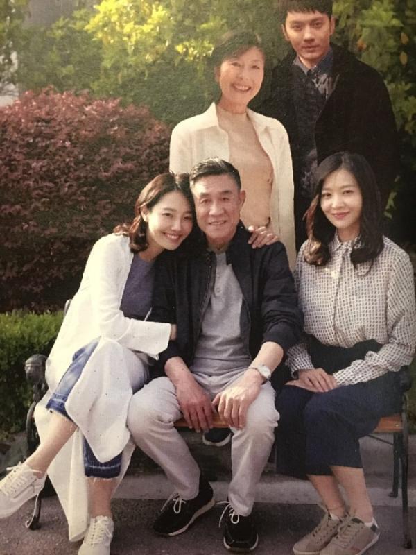 好爸爸杜志国又出新作 《南方有乔木》饰演白百何老古董父亲