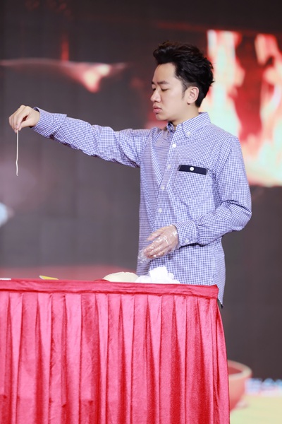 王祖蓝《奔跑吧》获封颜值担当 助力公益向阳奔跑