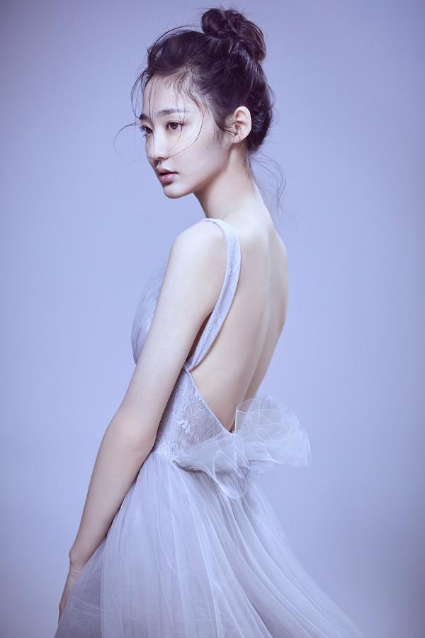 仙气十足!王莫涵曝清纯写真灵动柔美演绎芭蕾少女