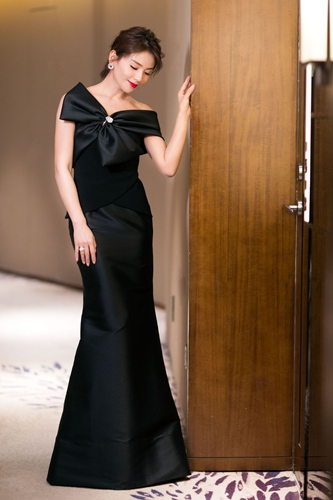 刘涛瘦了好身材尽显 露肩礼服亮相飞天奖！