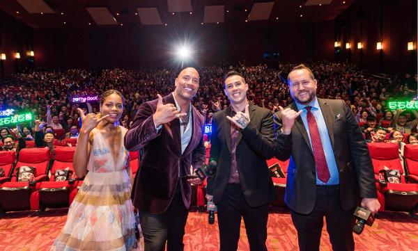 《狂暴巨兽》众主创霸气空降魔都首映观影引爆口碑网友齐呼“太过瘾”