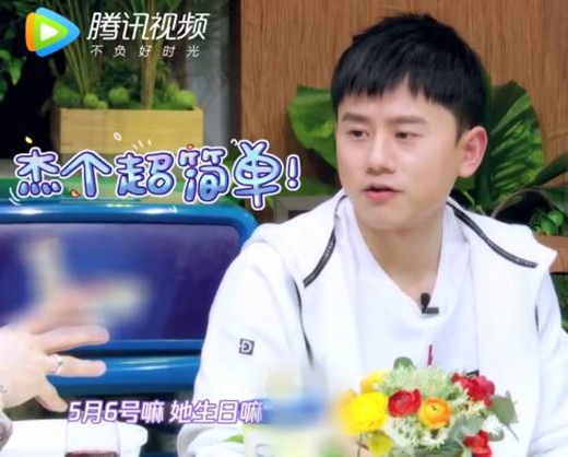 张杰花式哄娃谢娜吃醋 网友:“跳跳”和“俏俏”更喜欢爸爸!