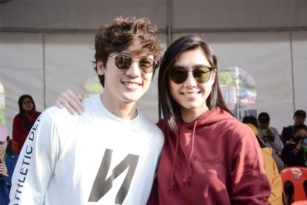 《木槿花西月锦绣》关智斌紧张拍摄中 腿长就应该跑马拉松！